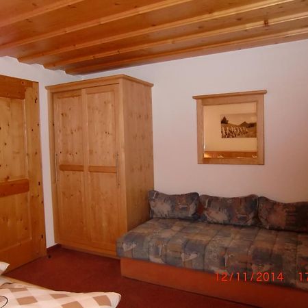 Apart Sissy See Room photo